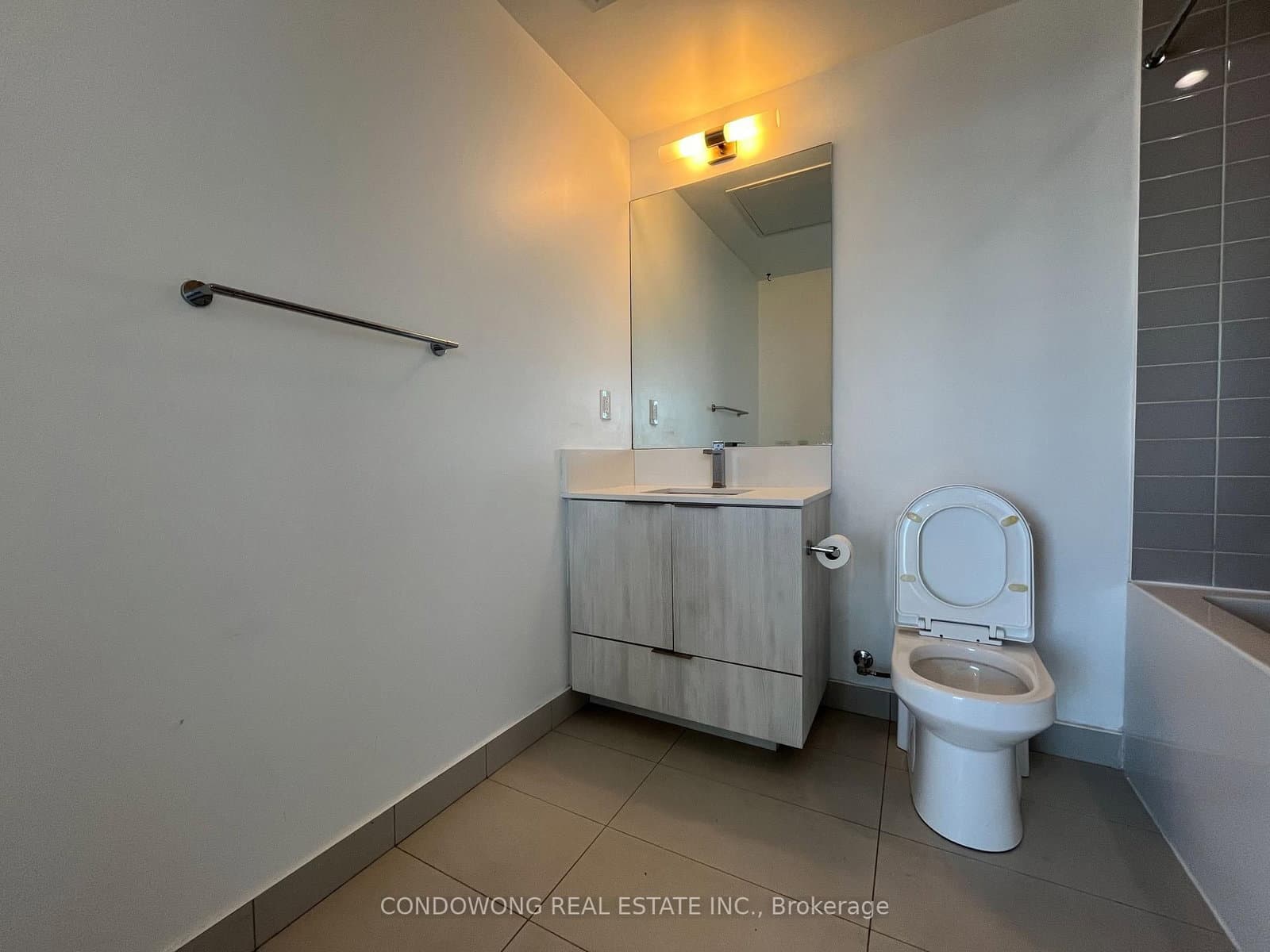 181 Dundas Street E, Unit 3905 thumbnail 9