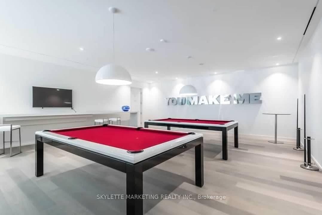 1 Bloor Street E, Unit 3710 thumbnail 14