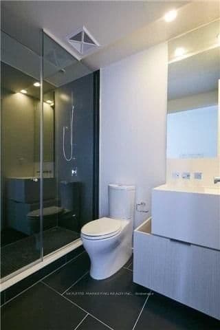 1 Bloor Street E, Unit 3710 thumbnail 6