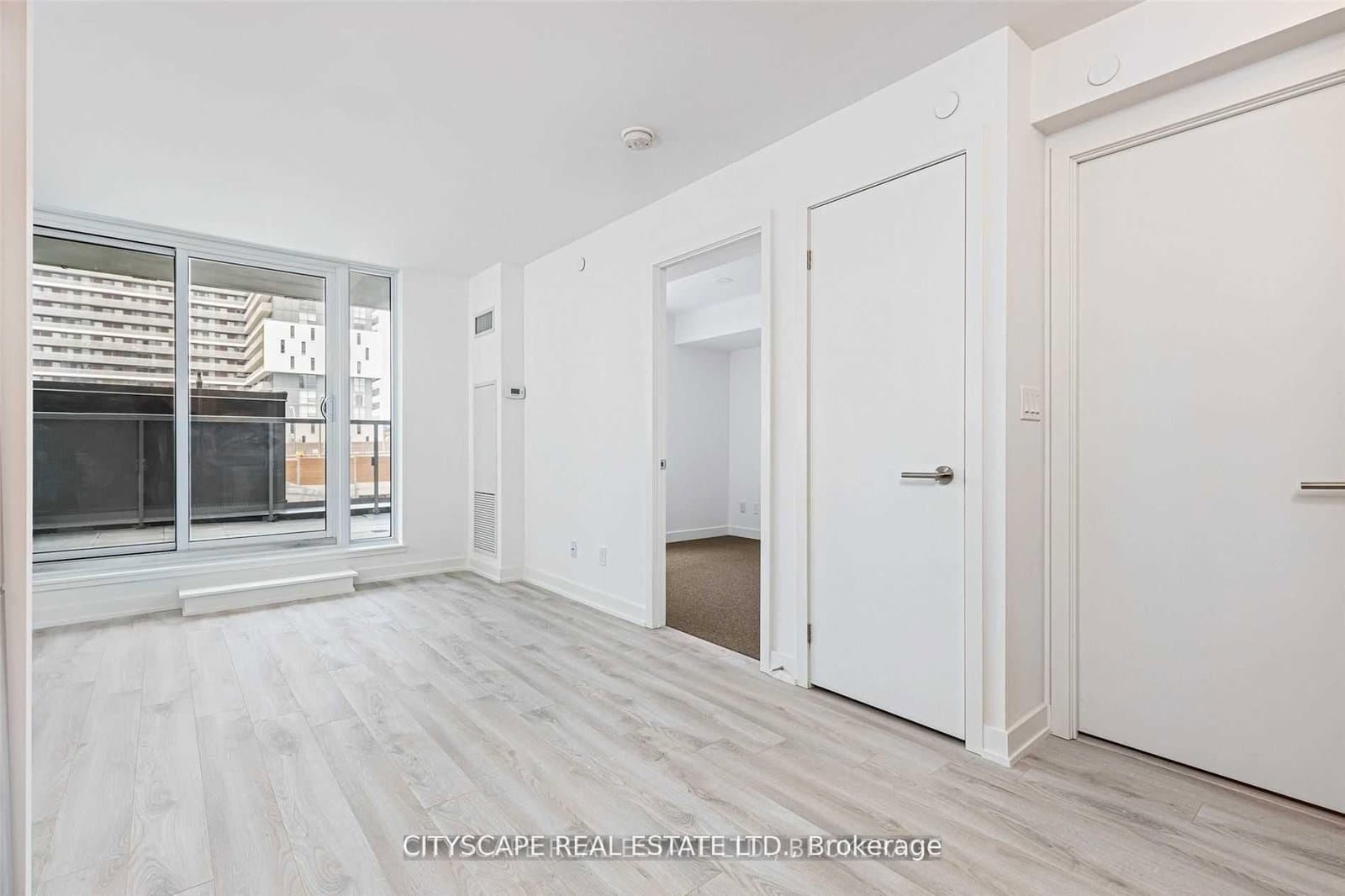 120 Varna Drive, Unit 425 thumbnail 3