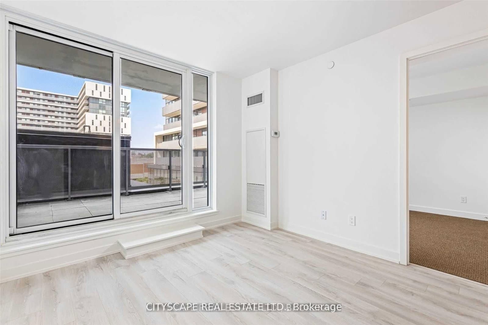 120 Varna Drive, Unit 425 thumbnail 4