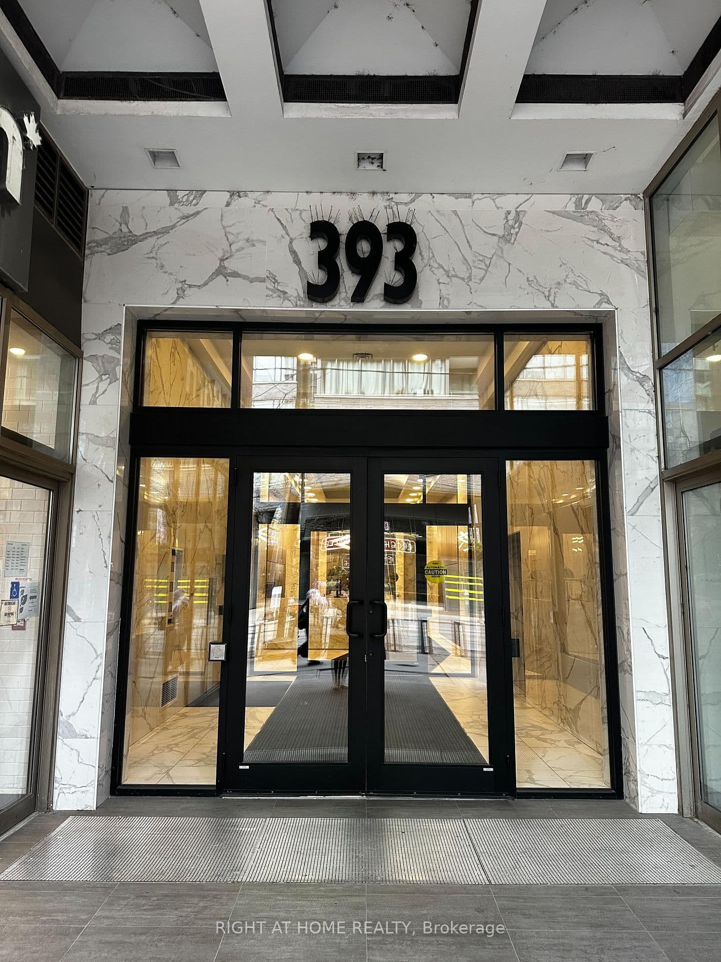 393 King Street W, Unit PH1206 thumbnail 18