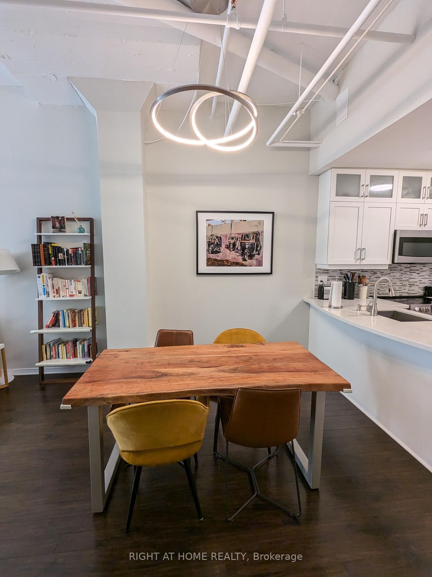 393 King Street W, Unit PH1206 thumbnail 6
