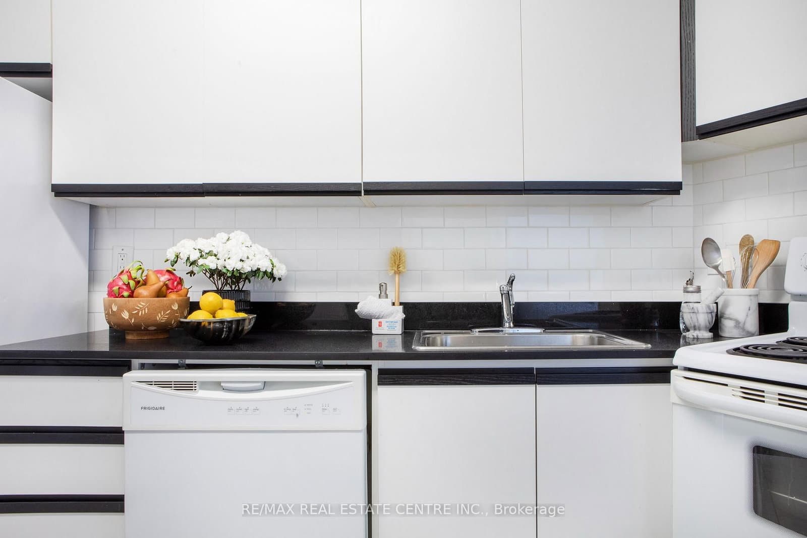 100 Graydon Hall Drive, Unit 1105 thumbnail 11