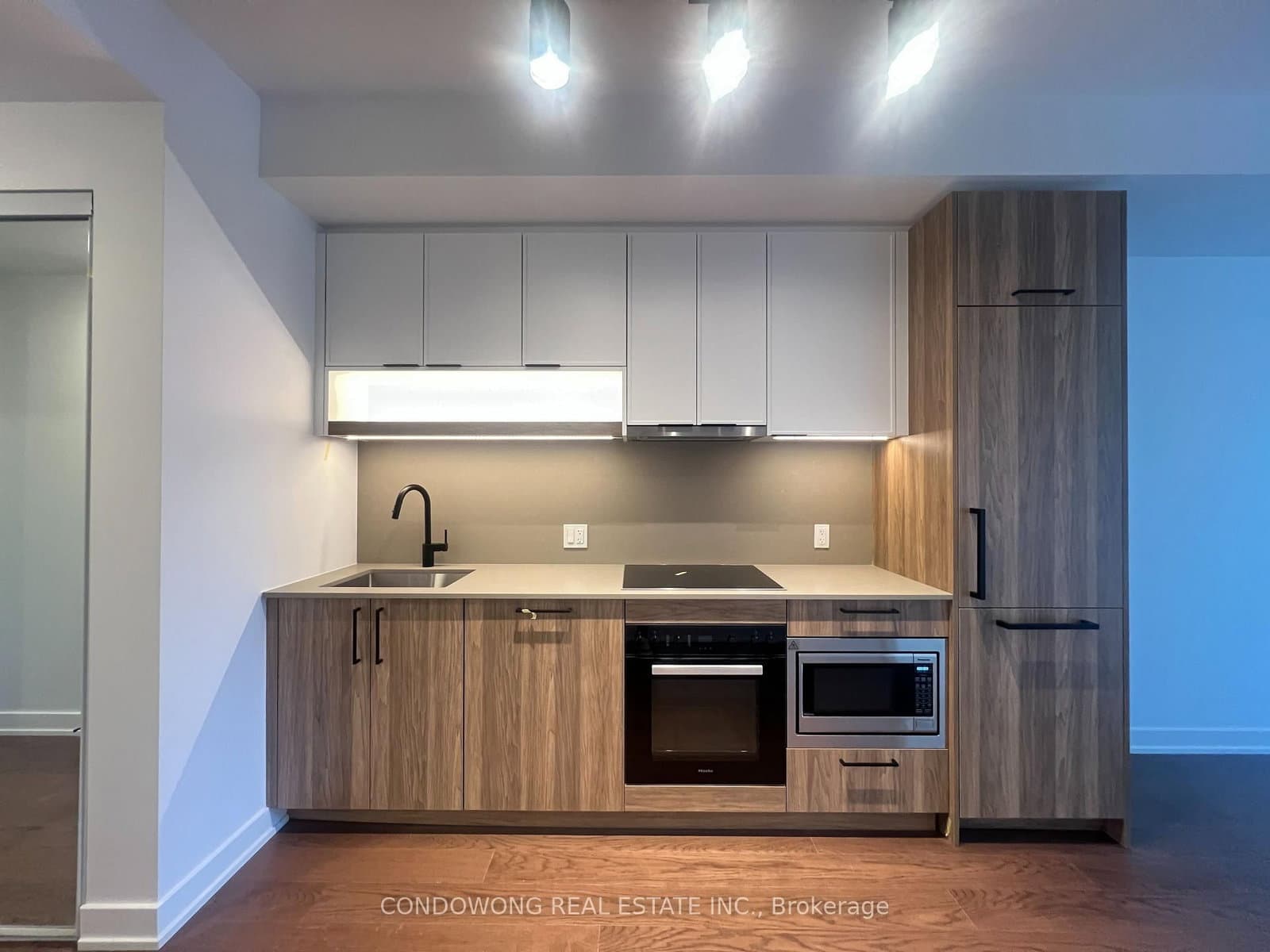 91 Montclair Avenue, Unit 720 thumbnail 2