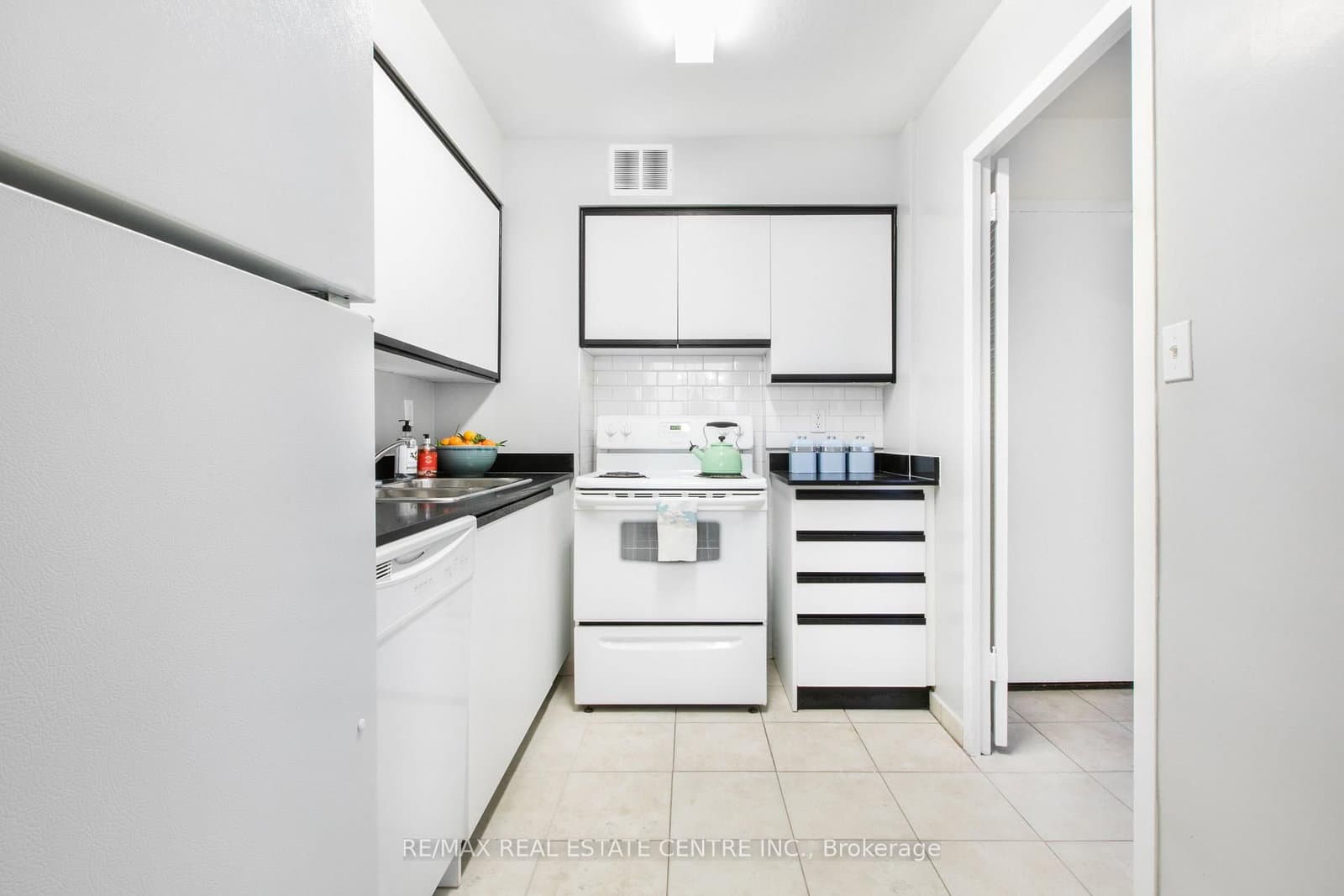 100 Graydon Hall Drive, Unit 903 thumbnail 12