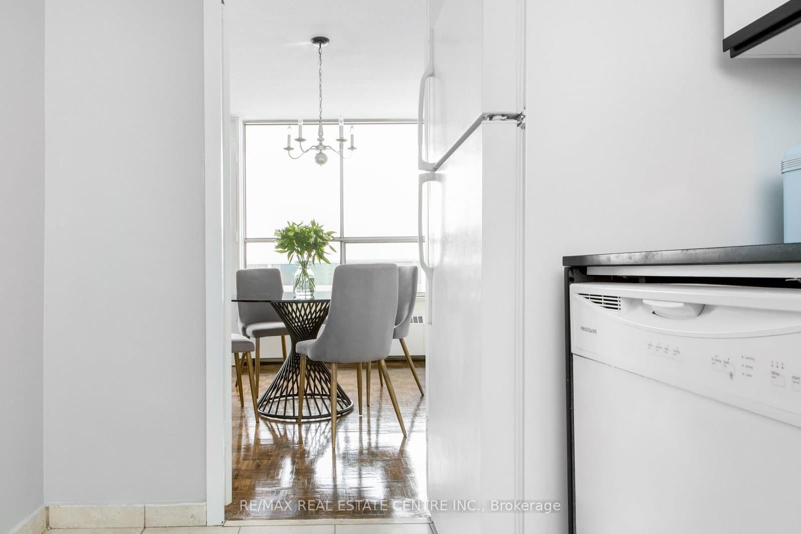 150 Graydon Hall Drive, Unit 703 thumbnail 11