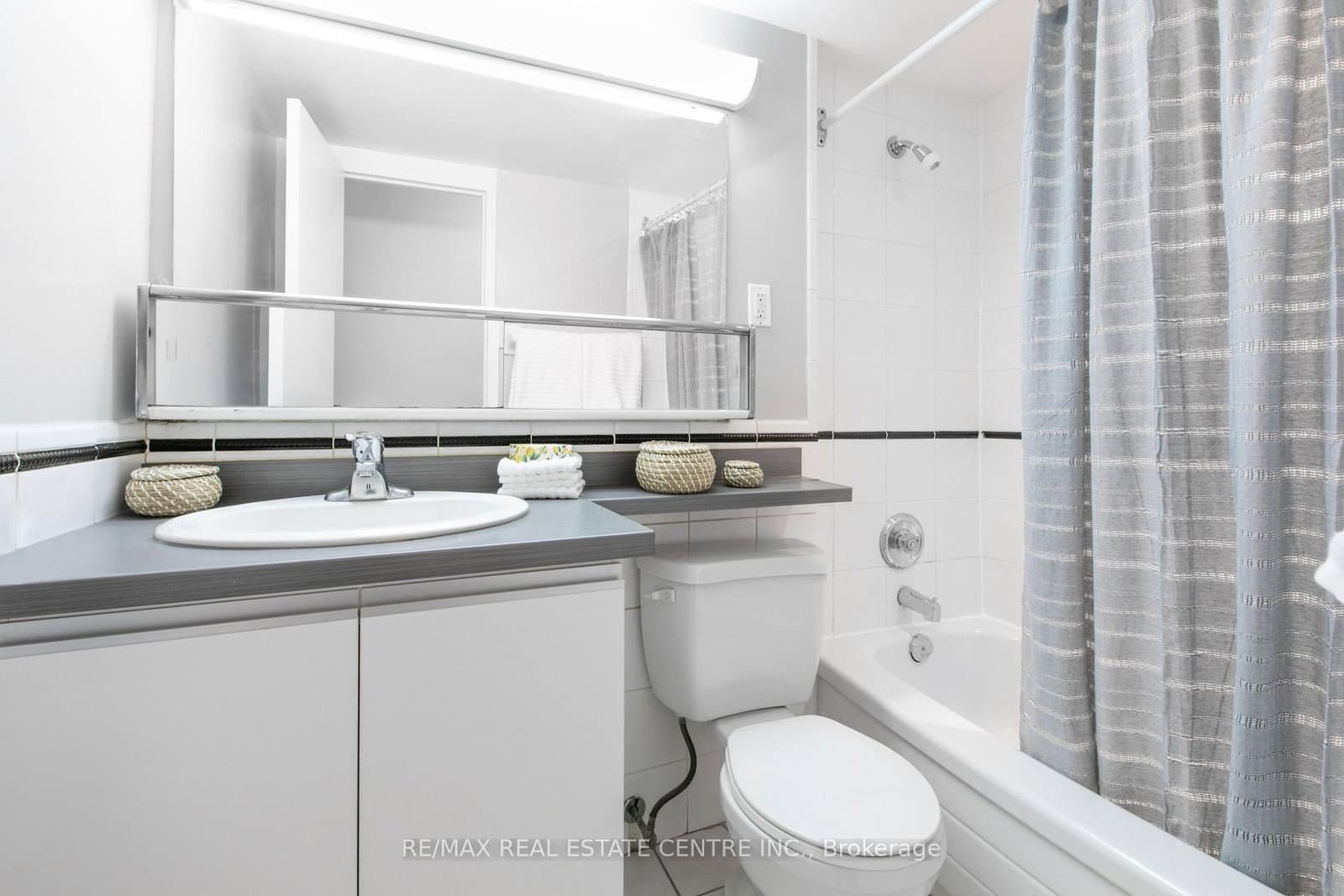 150 Graydon Hall Drive, Unit 703 thumbnail 18