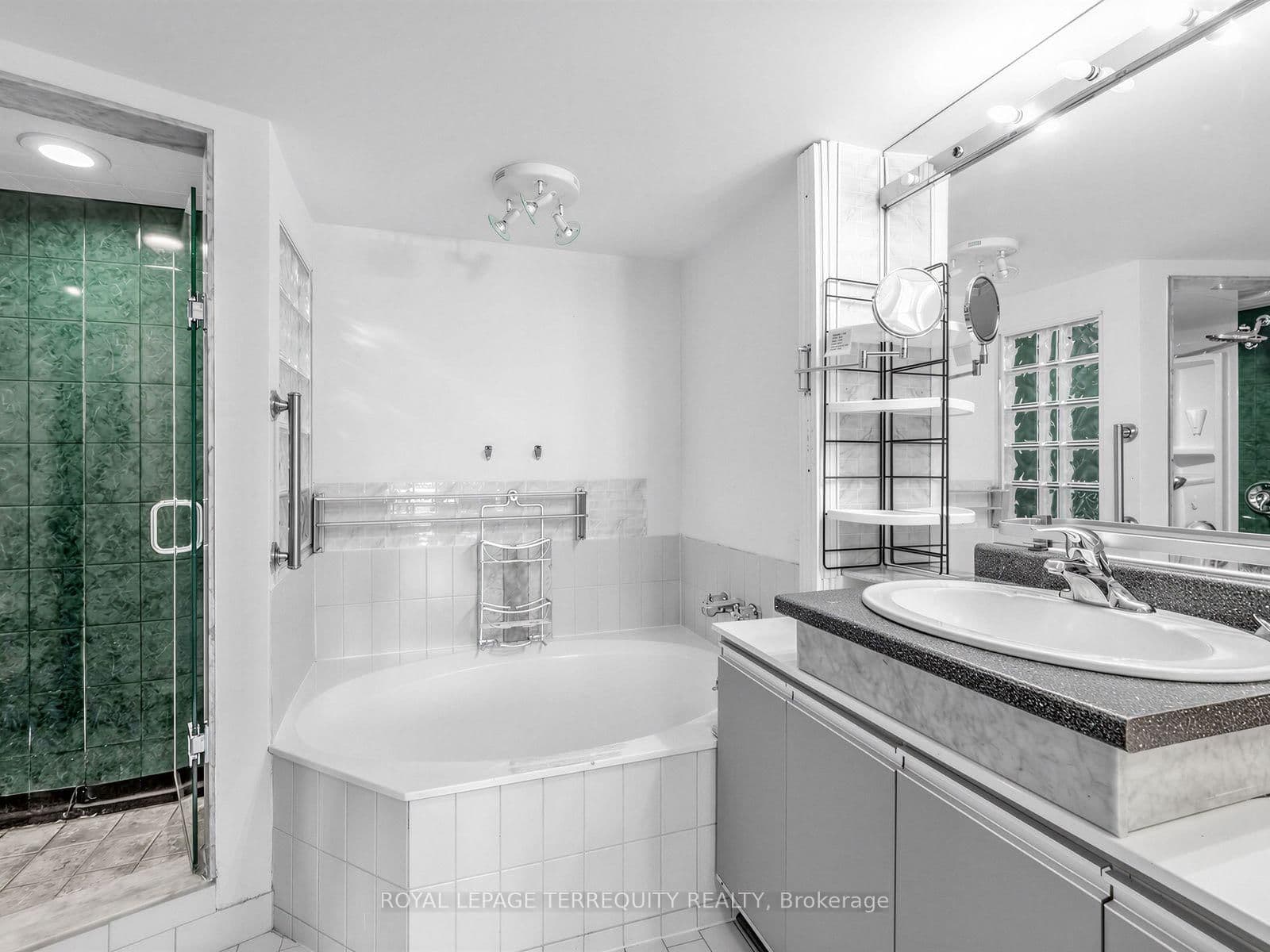 25 Maitland Street, Unit 210 thumbnail 12