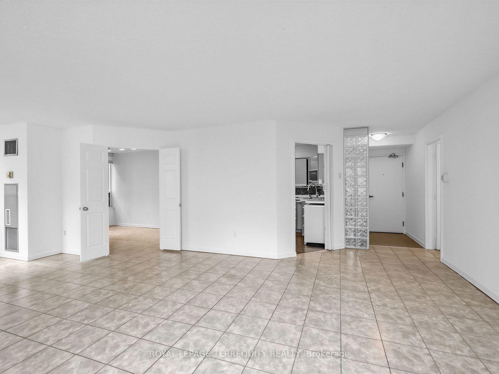 25 Maitland Street, Unit 210 thumbnail 22