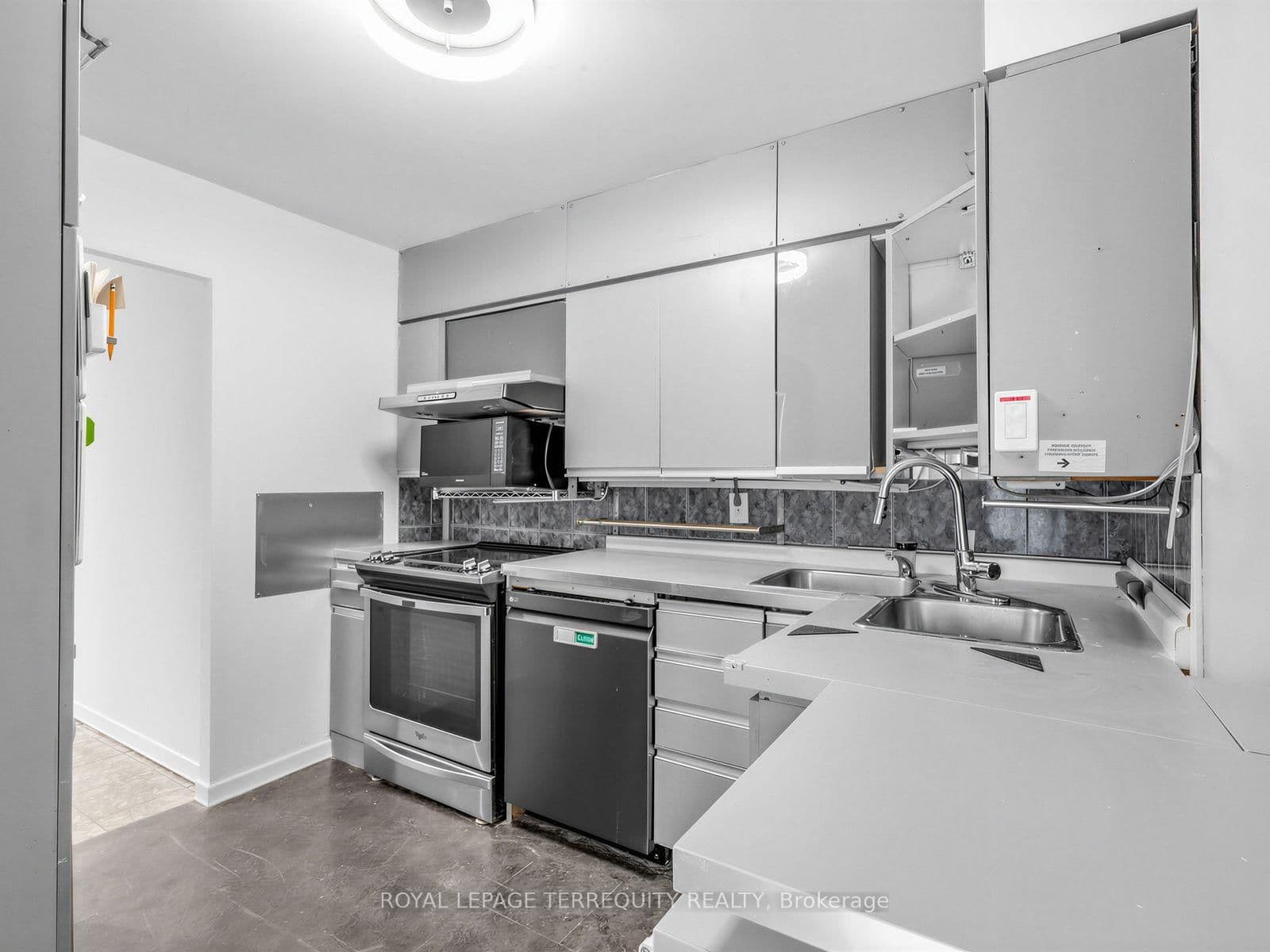 25 Maitland Street, Unit 210 thumbnail 27