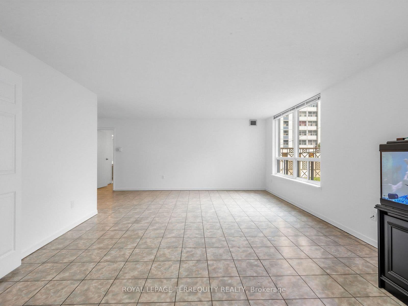 25 Maitland Street, Unit 210 thumbnail 7