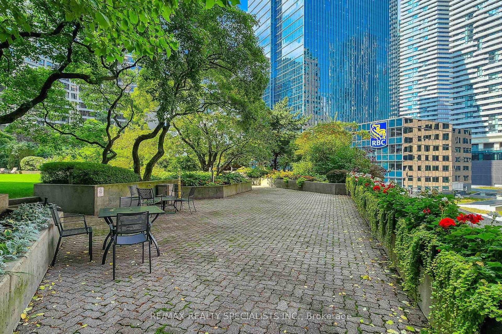 33 Harbour Square, Unit 1207 thumbnail 19