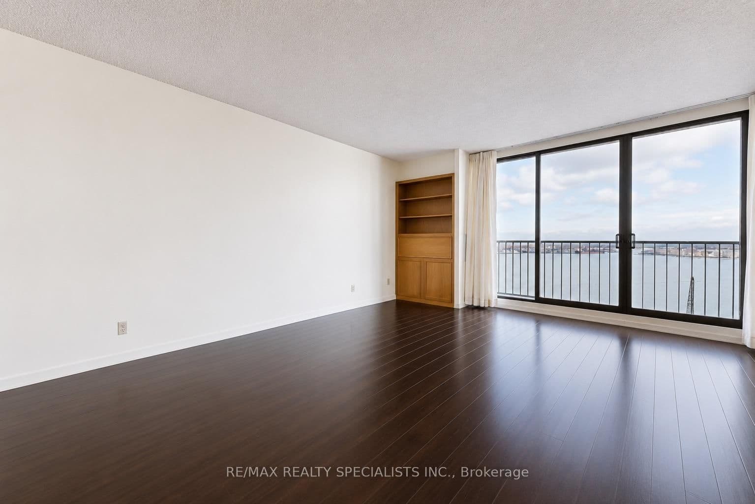 33 Harbour Square, Unit 1207 thumbnail 5