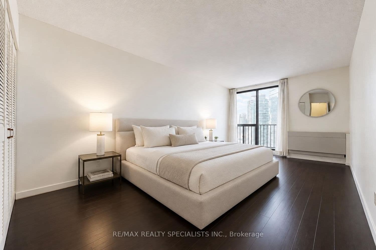 33 Harbour Square, Unit 1207 thumbnail 9
