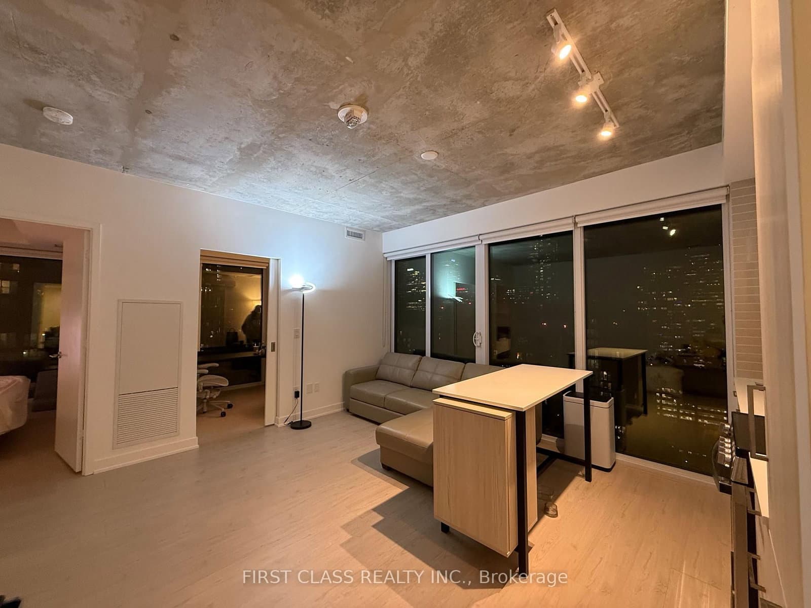 65 Mutual Street, Unit 2804 thumbnail 3
