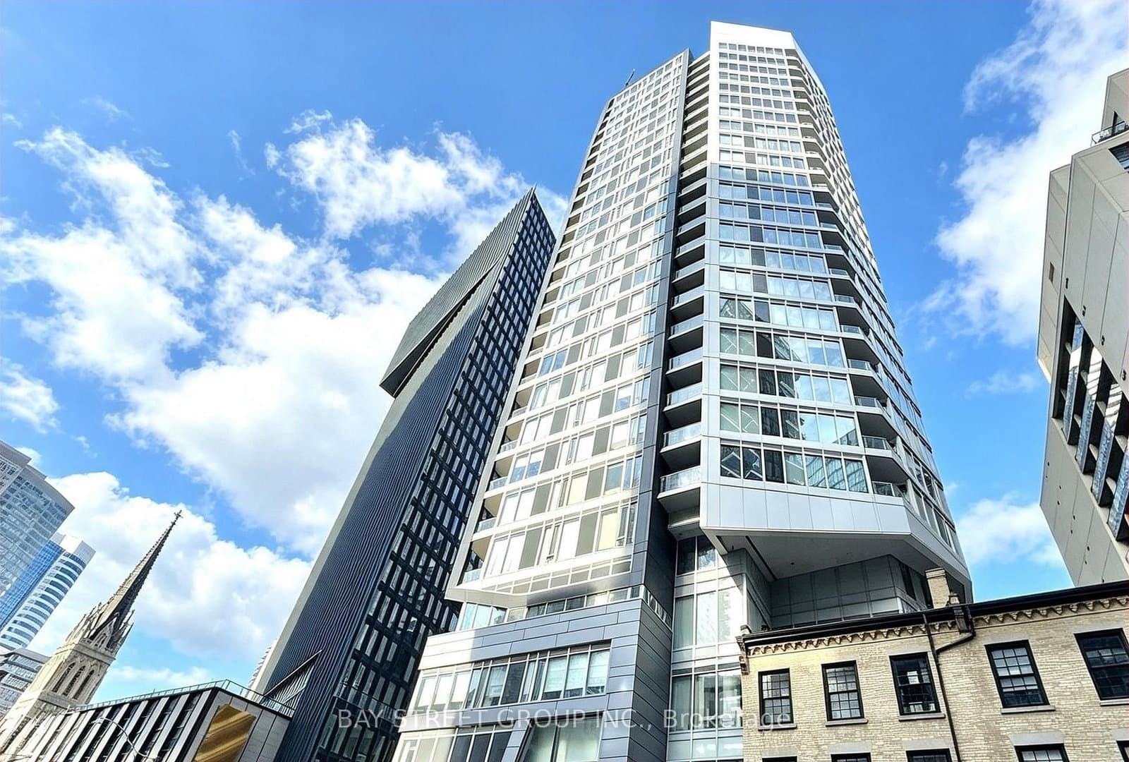 68 Shuter Street, Unit 1906