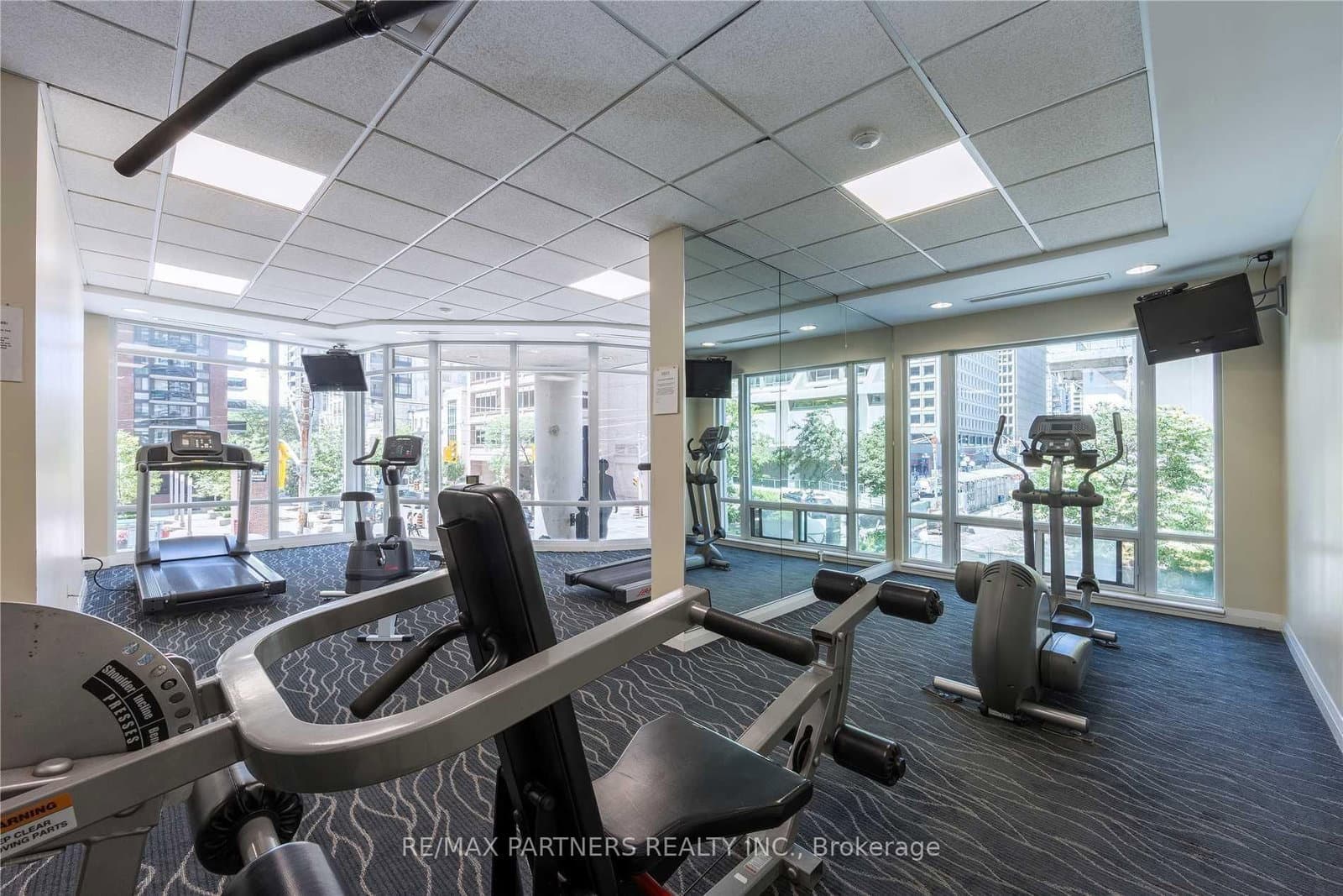 1121 Bay Street, Unit 908 thumbnail 11