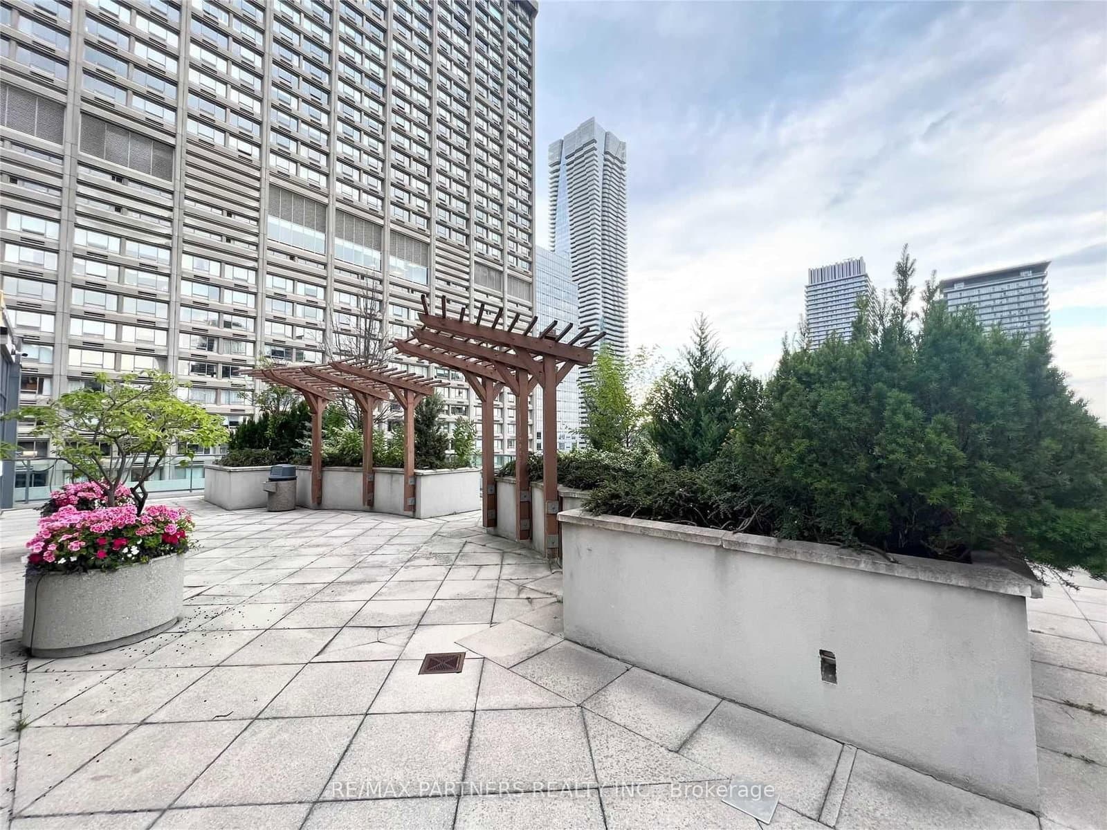 1121 Bay Street, Unit 908 thumbnail 14