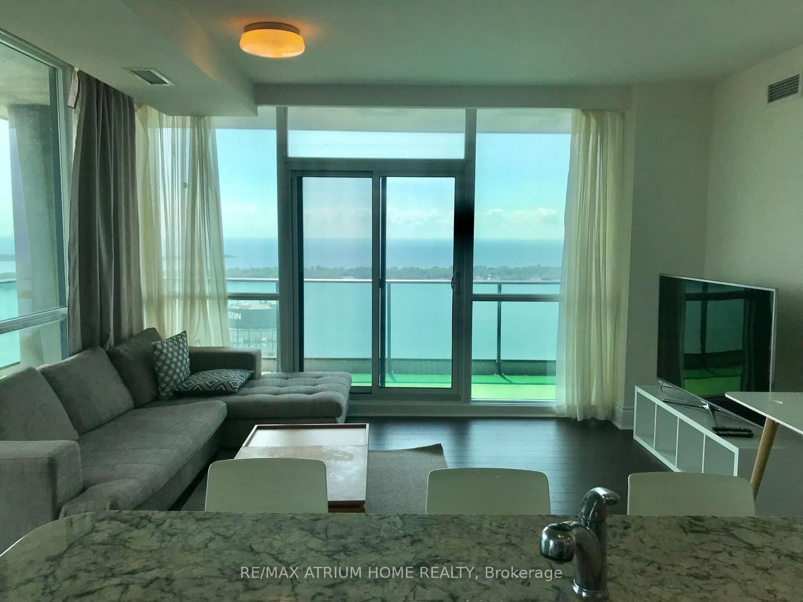 33 Bay Street, Unit 4905 thumbnail 6