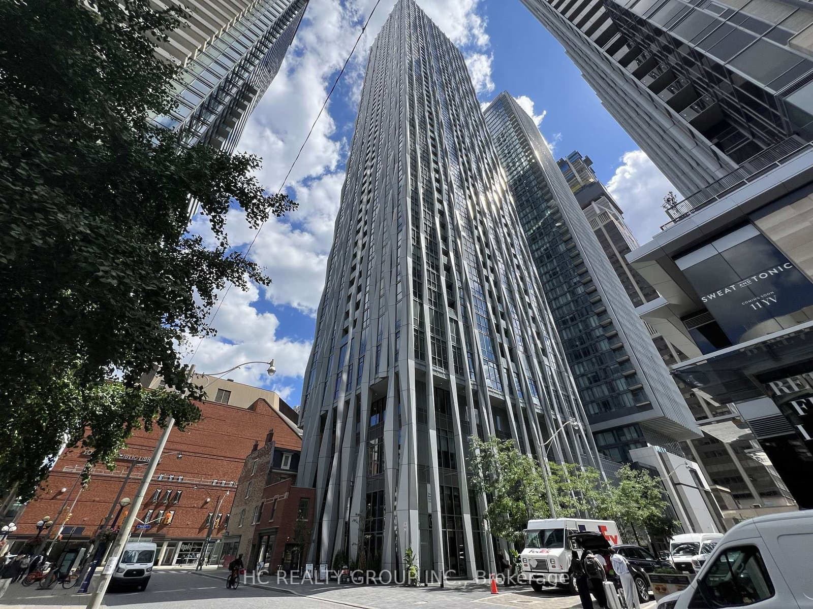 1 Yorkville Avenue, Unit 4512