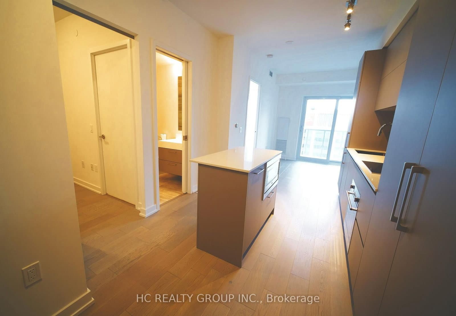 1 Yorkville Avenue, Unit 4512 thumbnail 3
