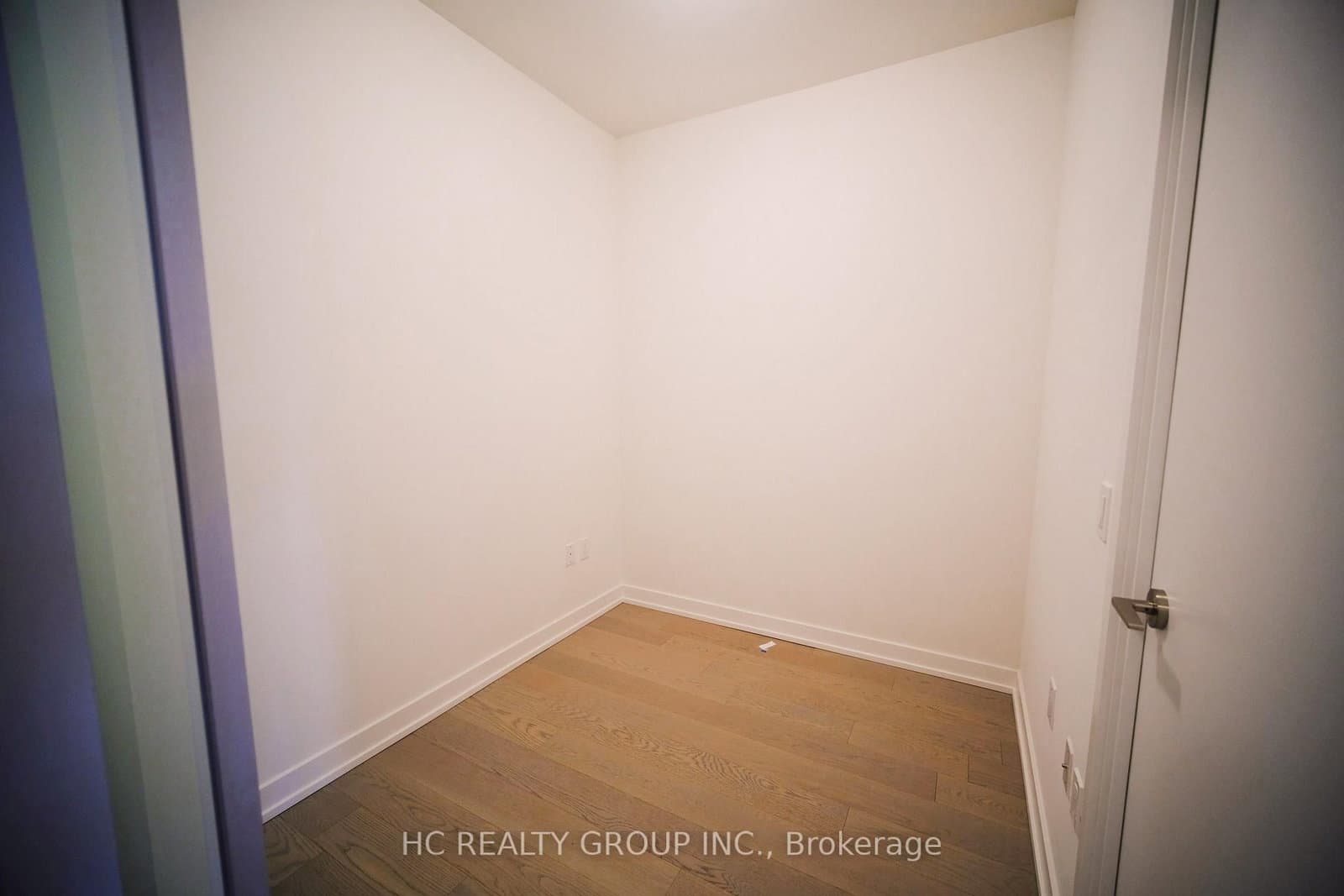 1 Yorkville Avenue, Unit 4512 thumbnail 5