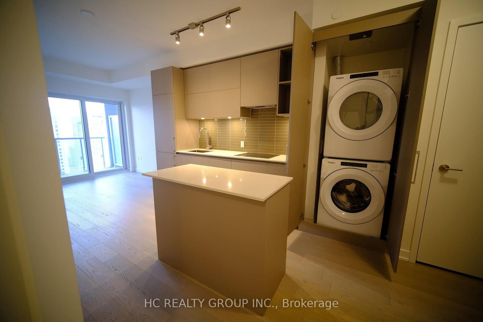 1 Yorkville Avenue, Unit 4512 thumbnail 7