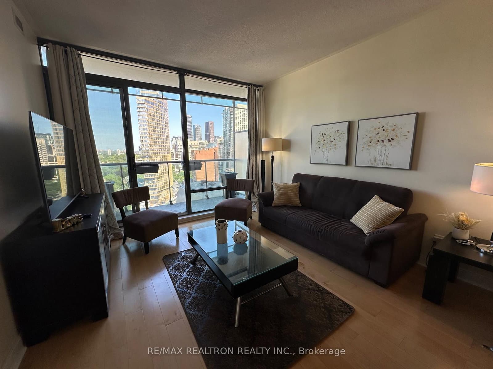 18 Yorkville Avenue, Unit 1601 thumbnail 13