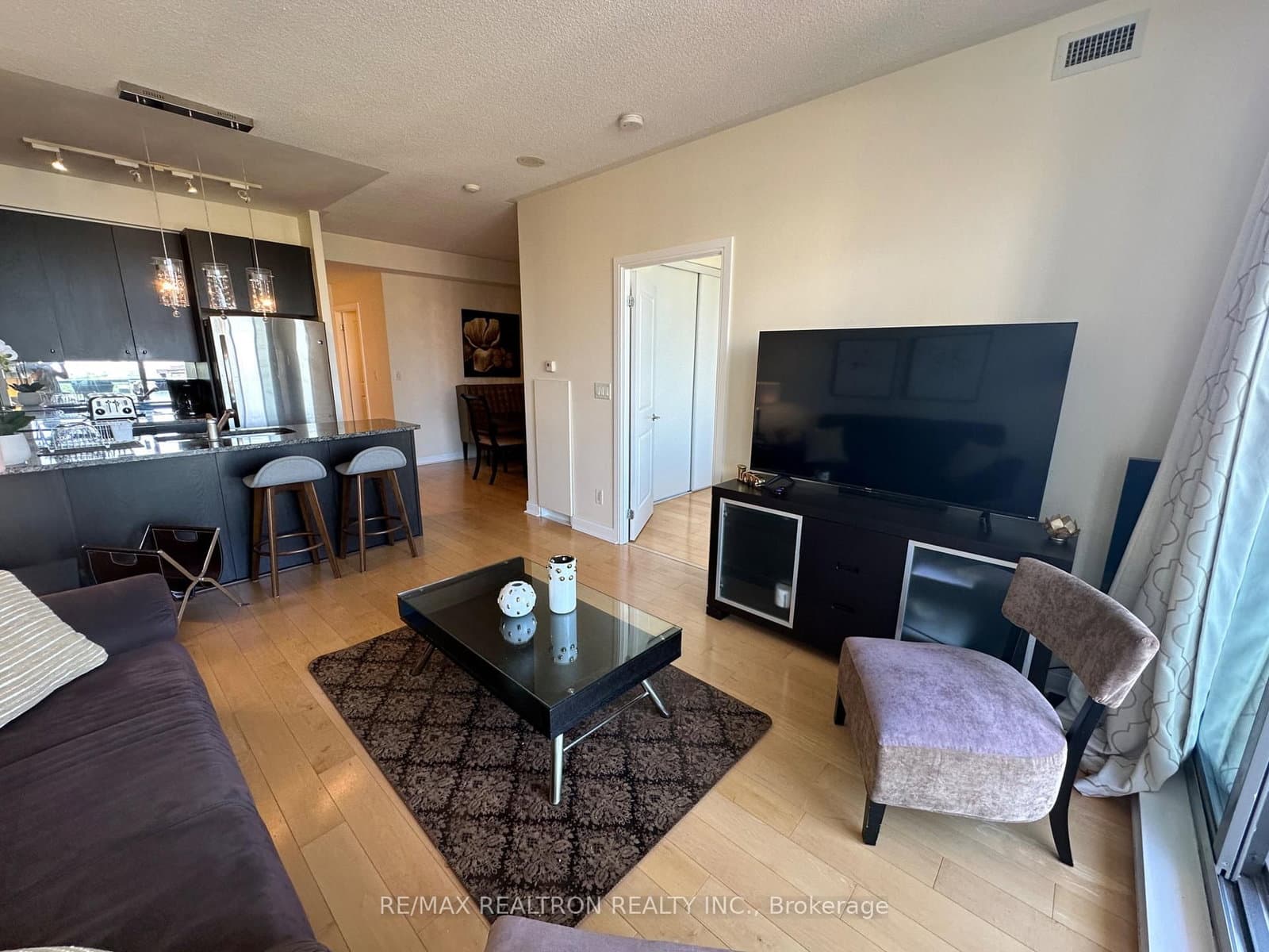 18 Yorkville Avenue, Unit 1601 thumbnail 17
