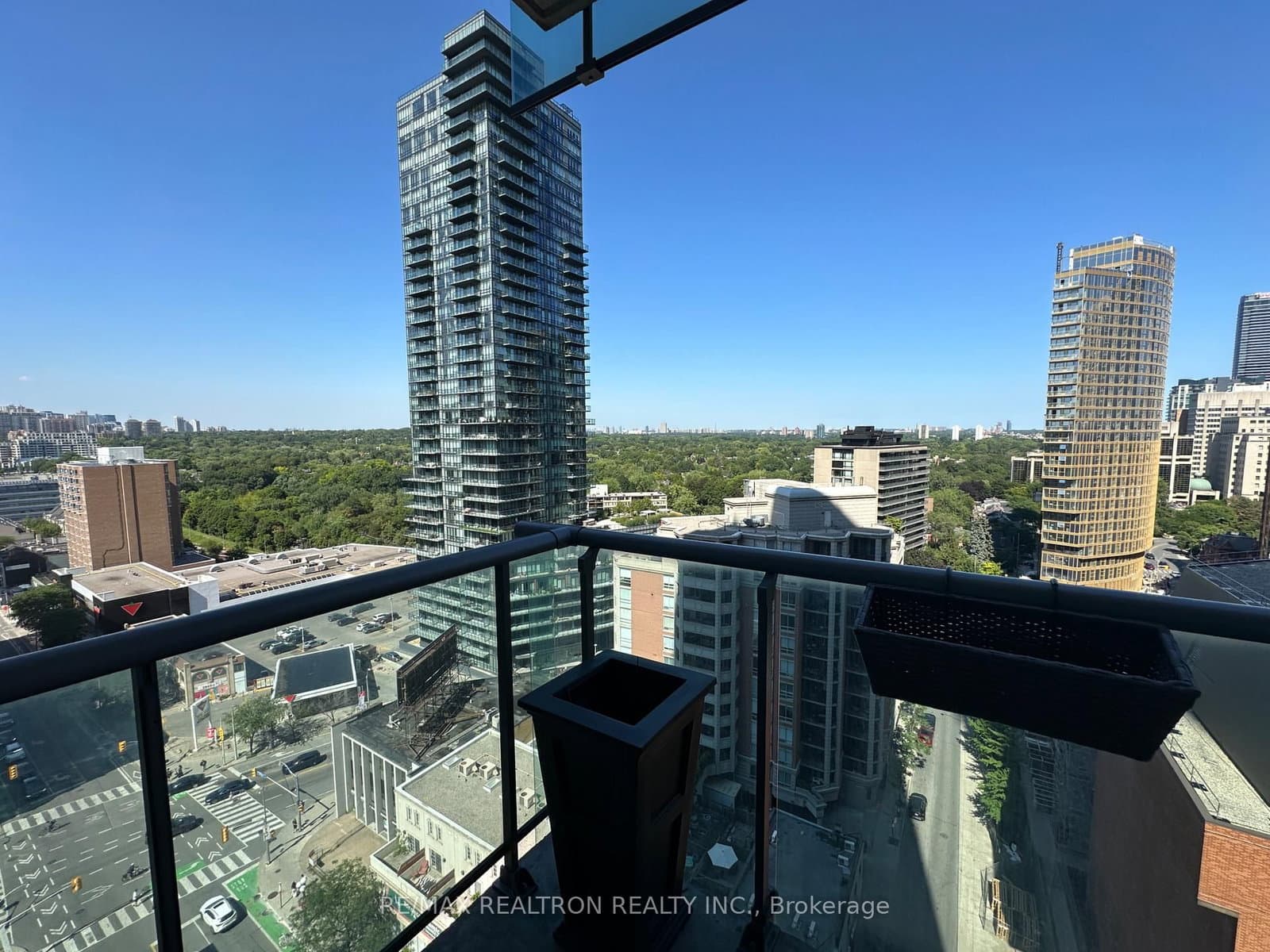18 Yorkville Avenue, Unit 1601 thumbnail 26