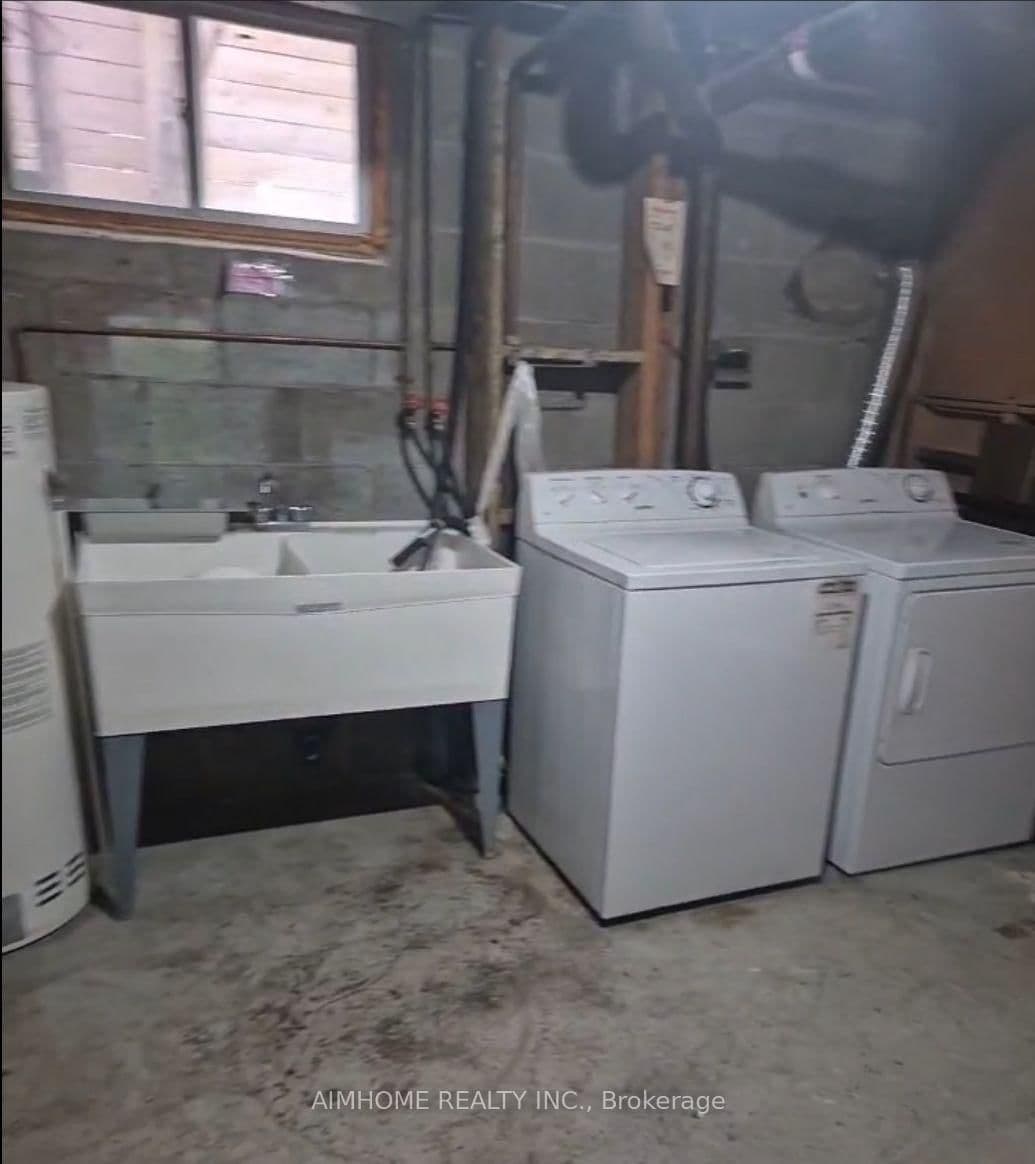 256 Patricia Avenue, Unit Lower thumbnail 17