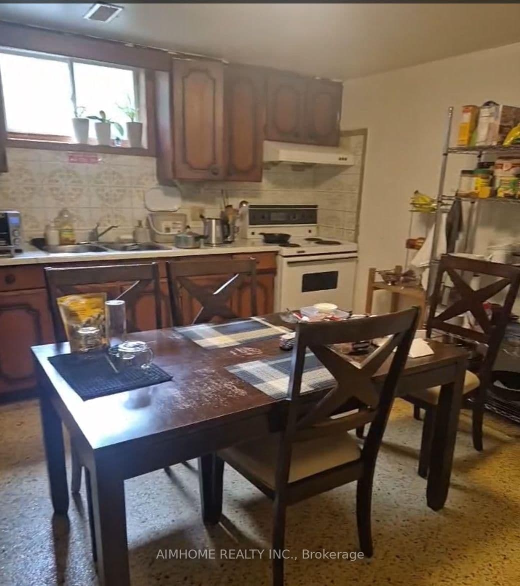 256 Patricia Avenue, Unit Lower thumbnail 2