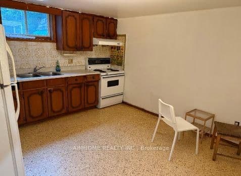 256 Patricia Avenue, Unit Lower thumbnail 5