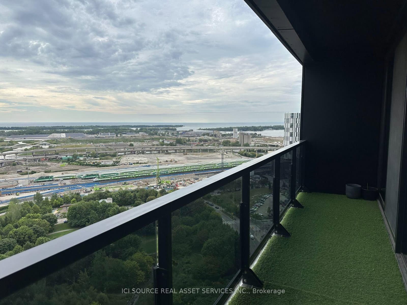 170 Bayview Avenue, Unit 2407 thumbnail 14