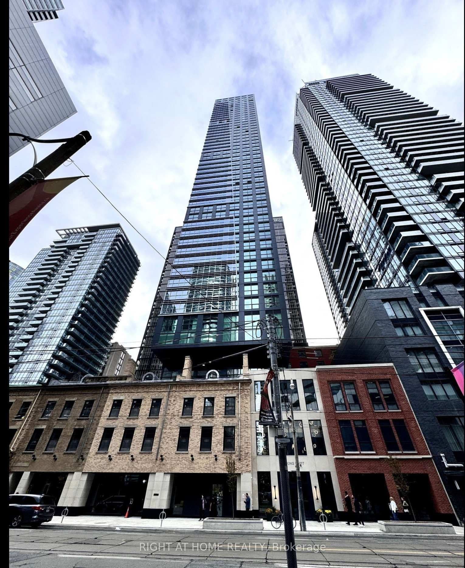 327 King Street, Unit 2301 thumbnail 12