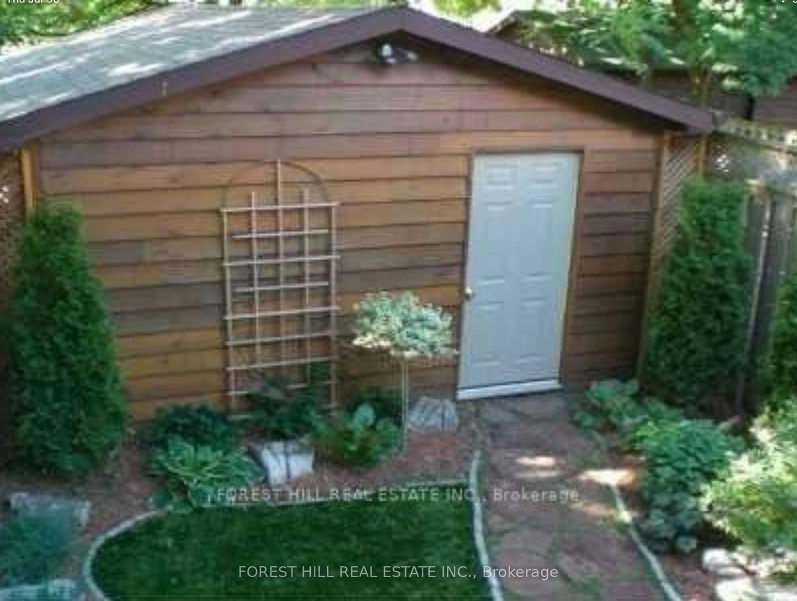 123 Helendale Avenue thumbnail 10