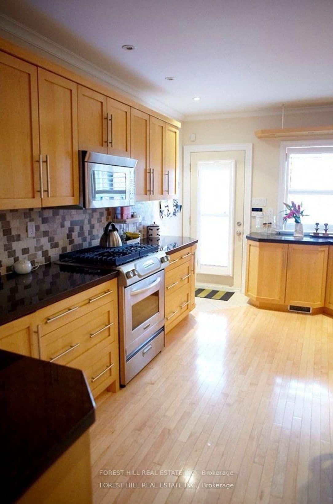 123 Helendale Avenue thumbnail 4