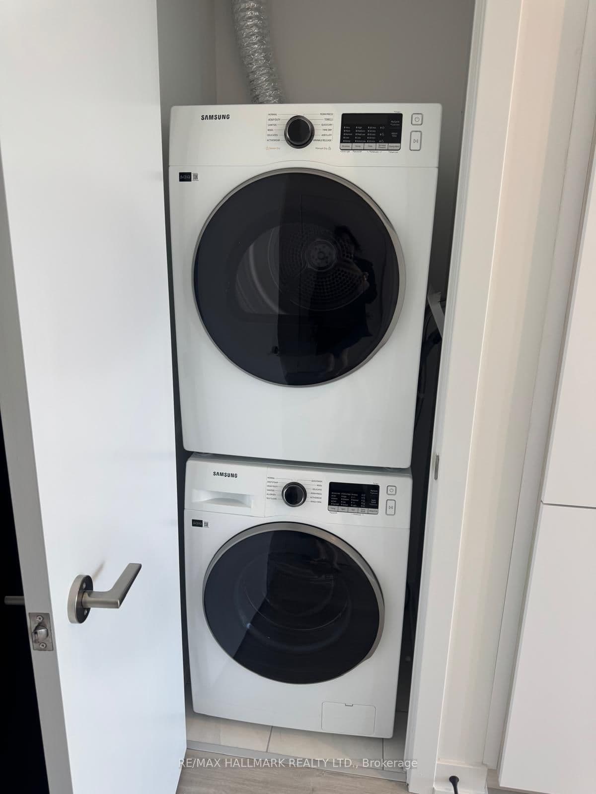 28 Eastern Avenue, Unit PH04 thumbnail 11