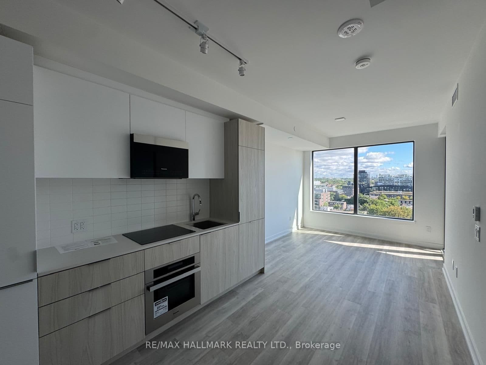 28 Eastern Avenue, Unit PH04 thumbnail 3