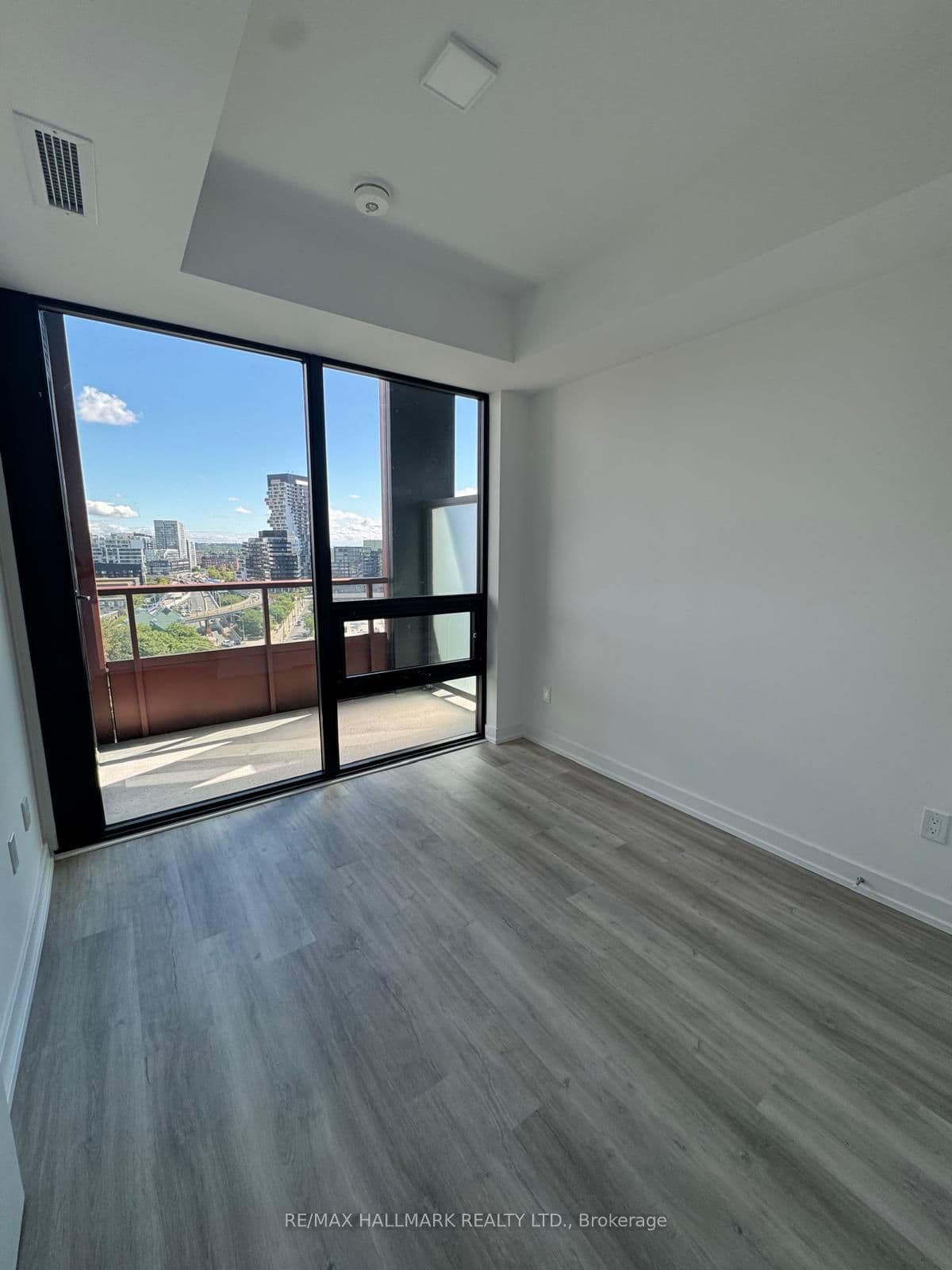 28 Eastern Avenue, Unit PH04 thumbnail 9