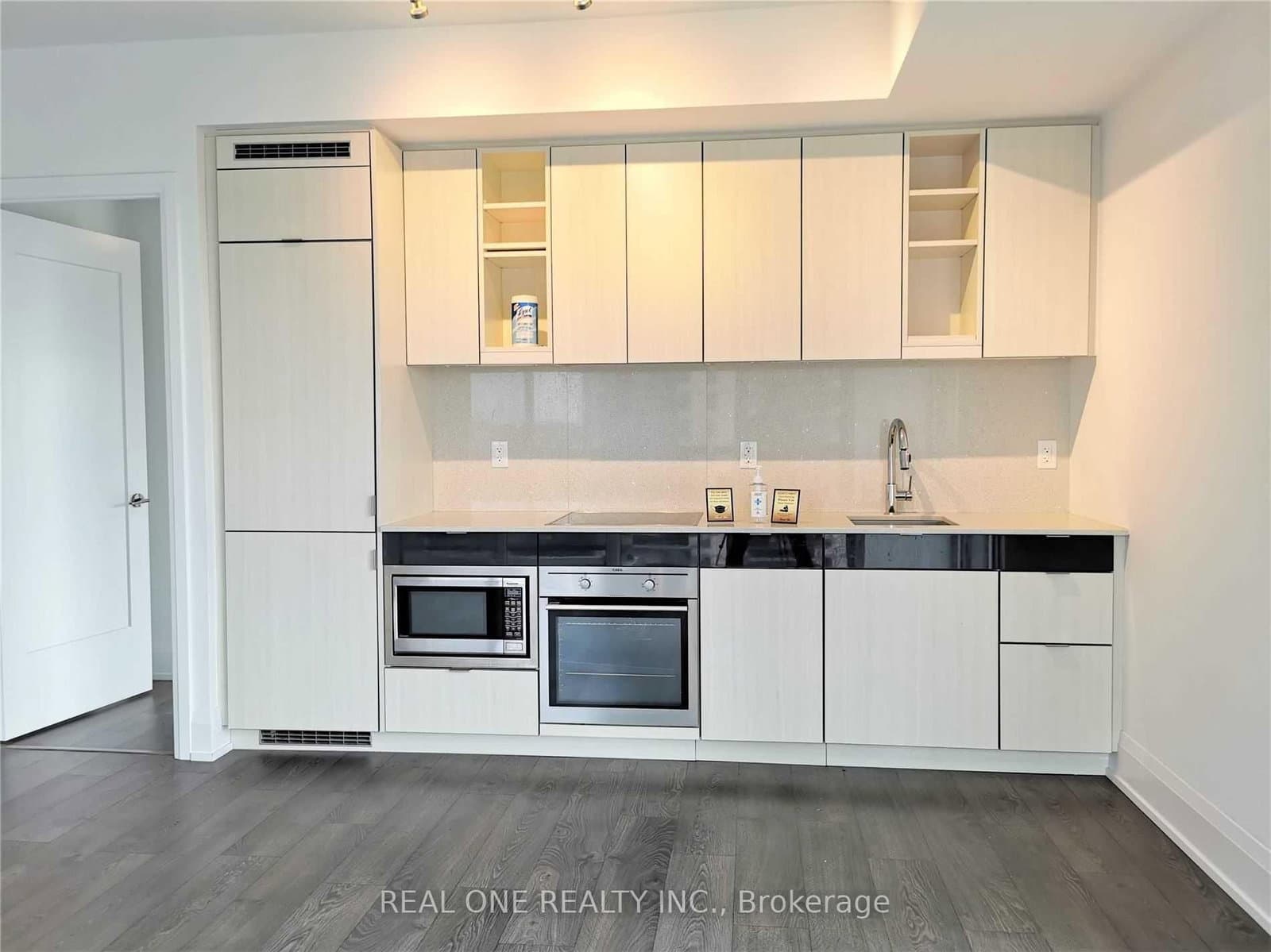 101 Erskine Avenue, Unit 0915 thumbnail 13