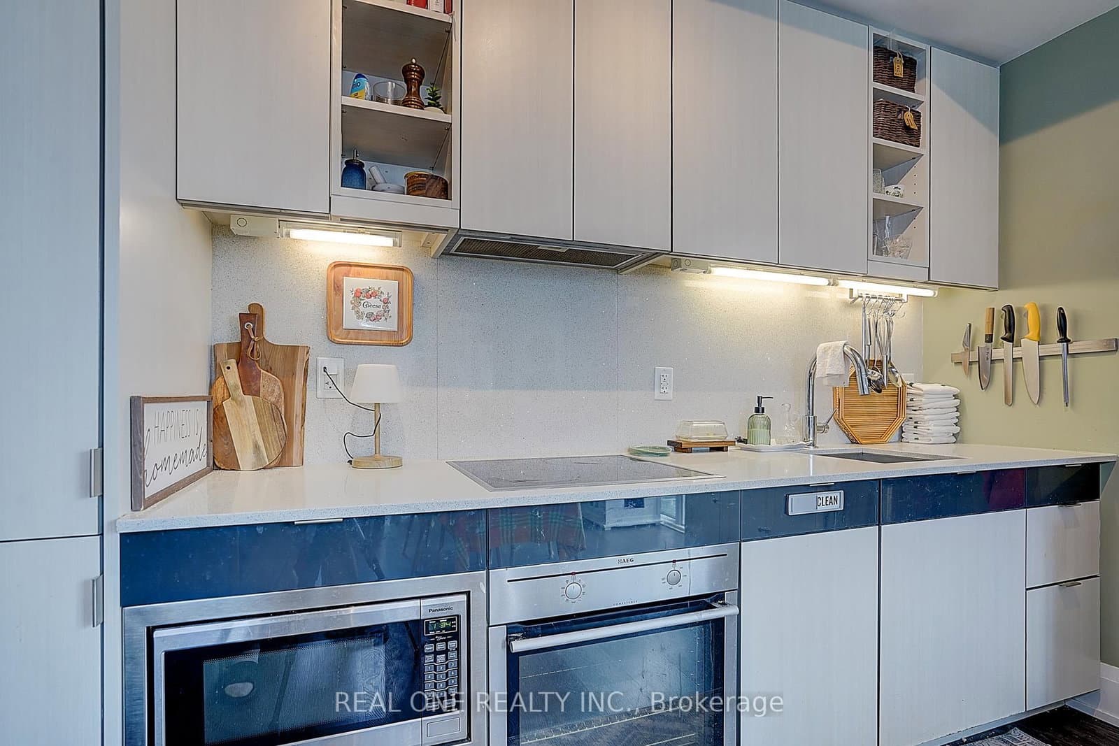 101 Erskine Avenue, Unit 0915 thumbnail 16