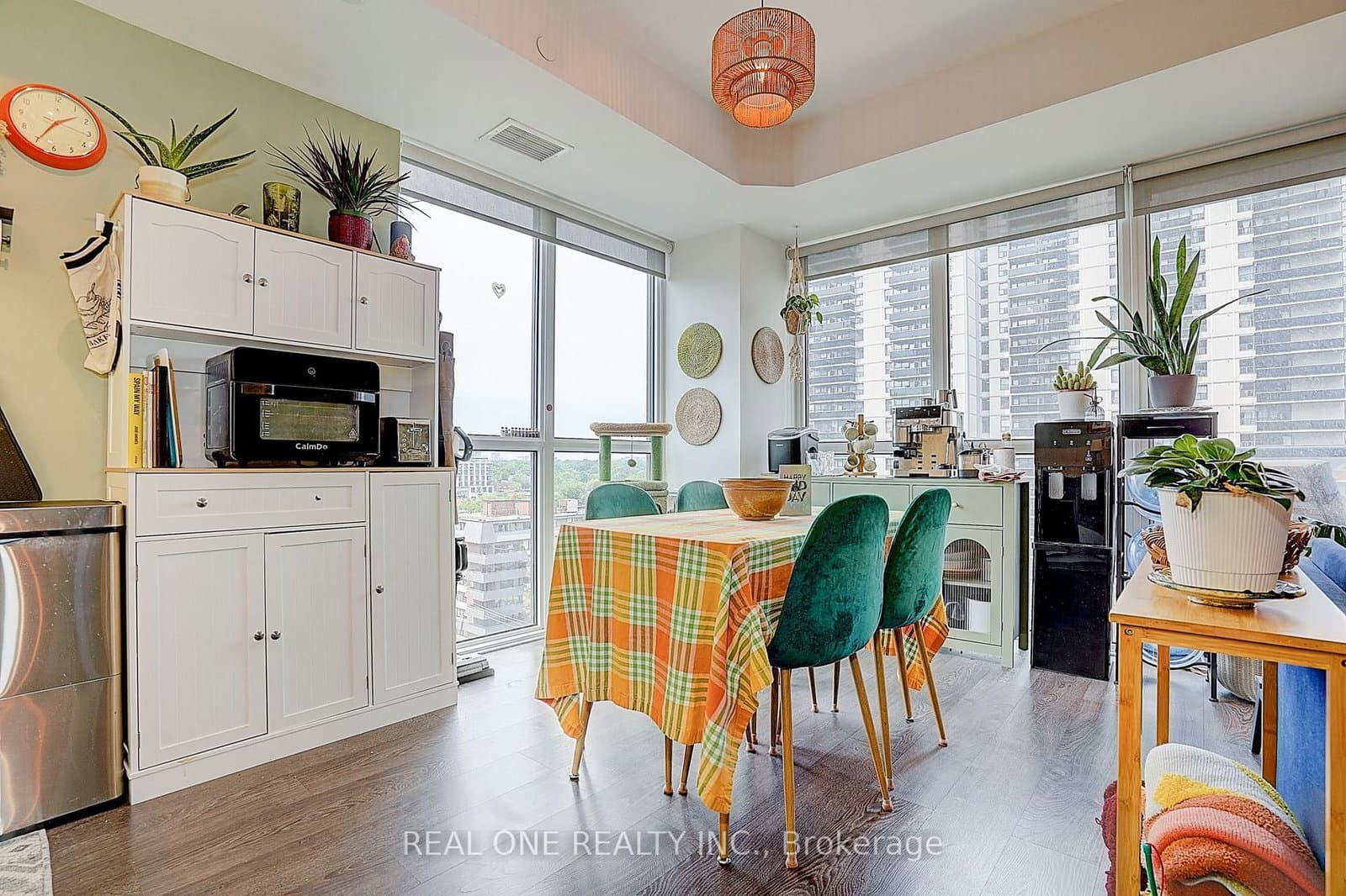 101 Erskine Avenue, Unit 0915 thumbnail 21