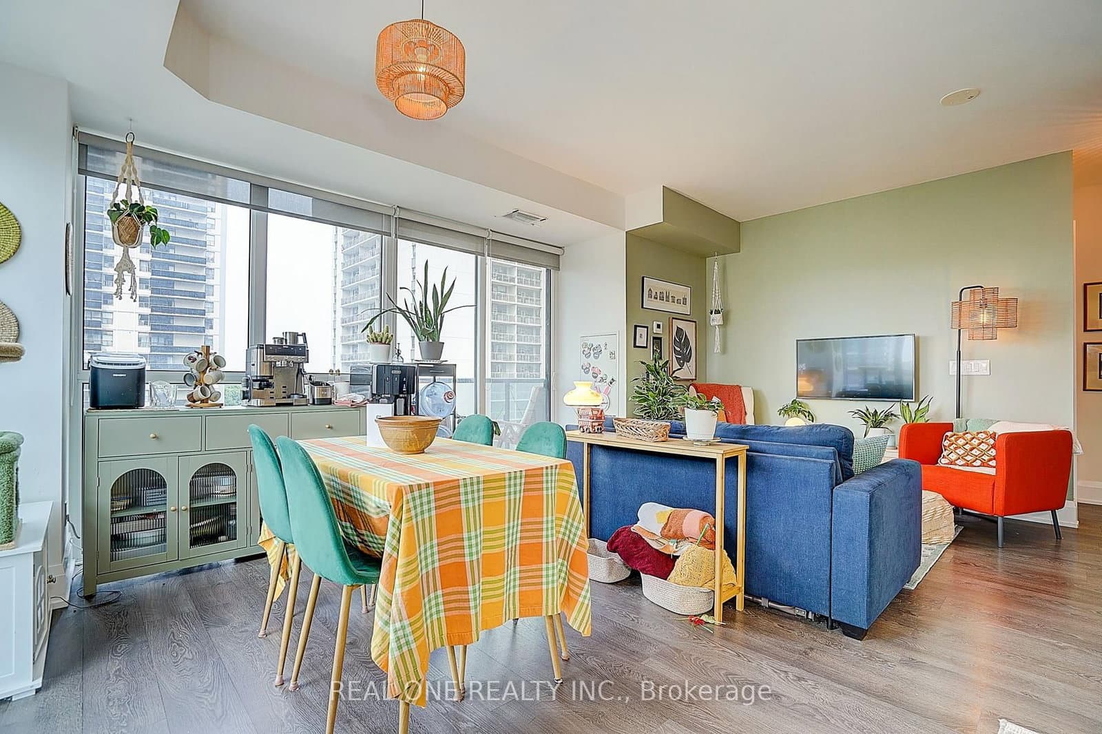 101 Erskine Avenue, Unit 0915 thumbnail 22
