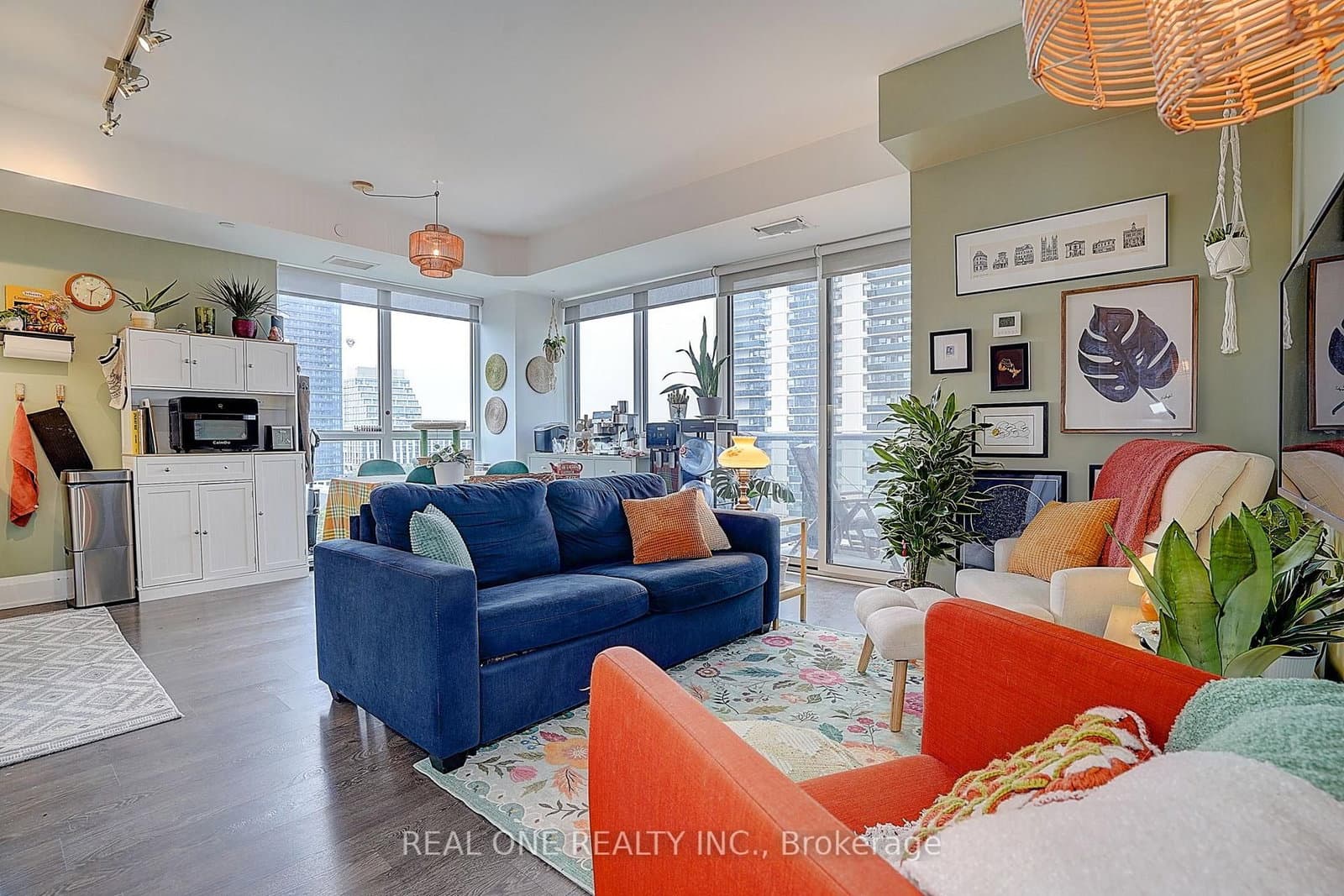 101 Erskine Avenue, Unit 0915 thumbnail 9