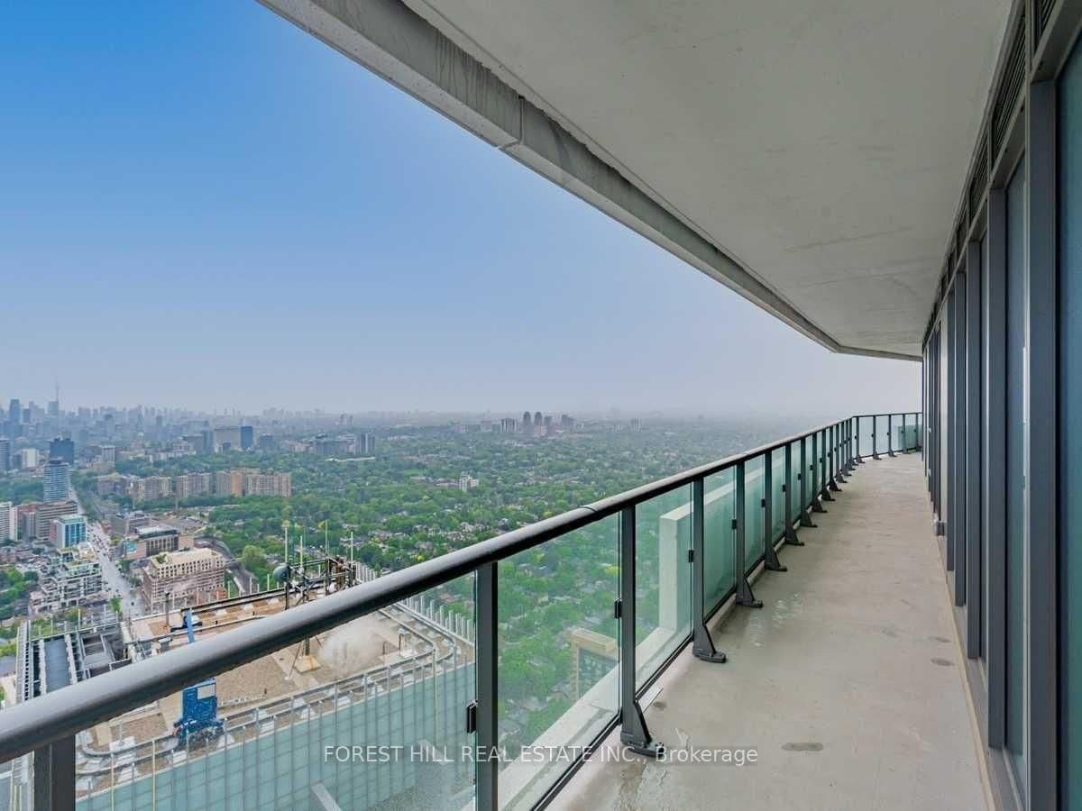 2221 Yonge Street, Unit 5702 thumbnail 30