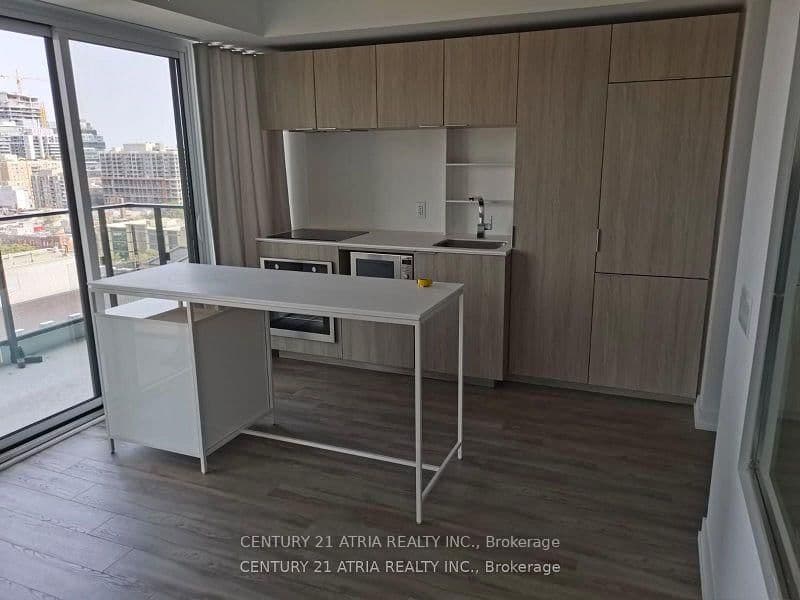 77 Shuter Street, Unit 1607
