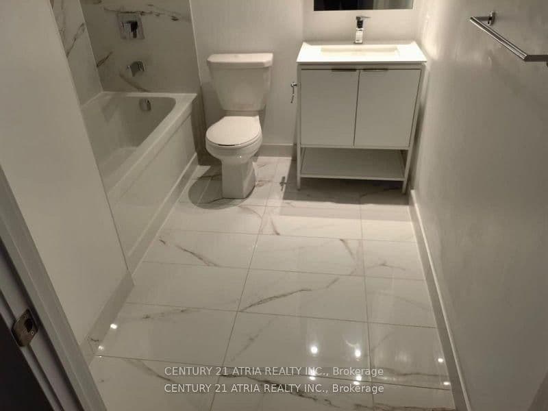 77 Shuter Street, Unit 1607 thumbnail 10