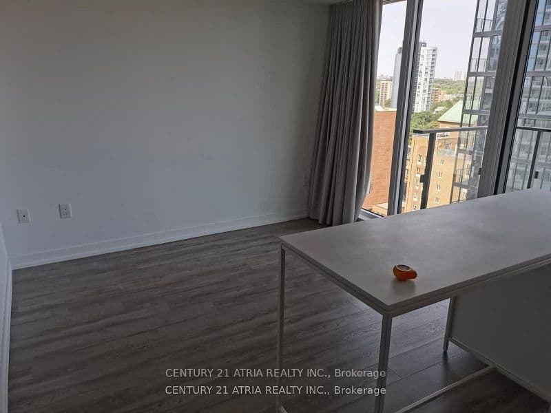 77 Shuter Street, Unit 1607 thumbnail 4